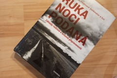 Ruka-noci-podana